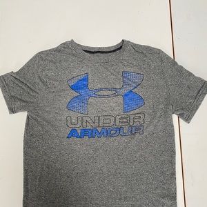 Boys Under Armour Large t-shirt